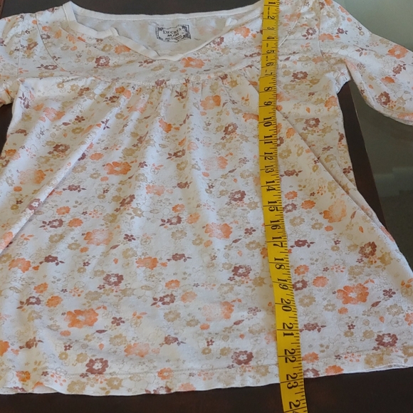 Floral 3/4 Sleeve Top - Picture 7 of 9